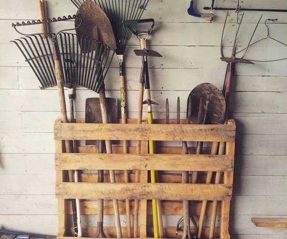 Хранение инвентаря в паллете