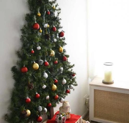 Елка на картоне