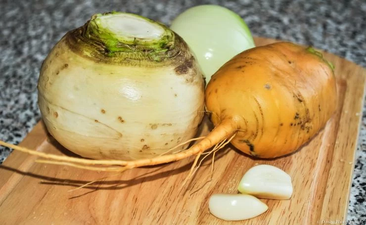 репа жареная с луком и чесноком