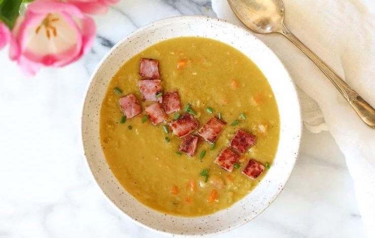 густой суп с копченостями