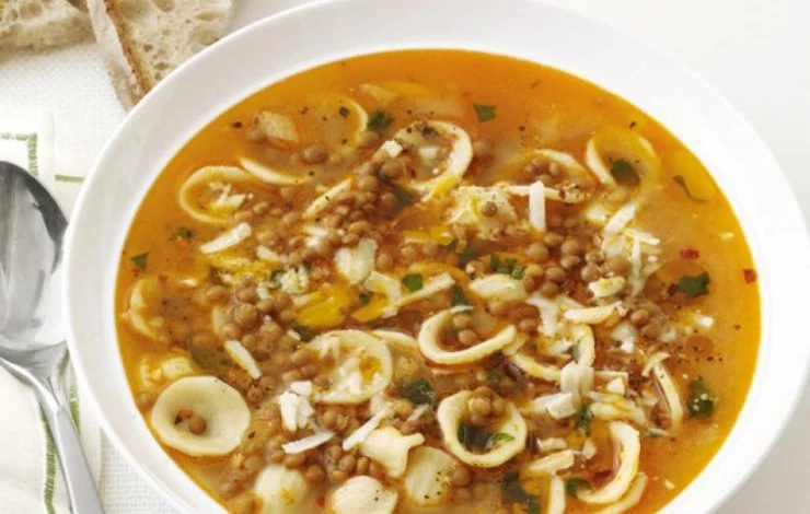 супчик с чечевице и лапшой