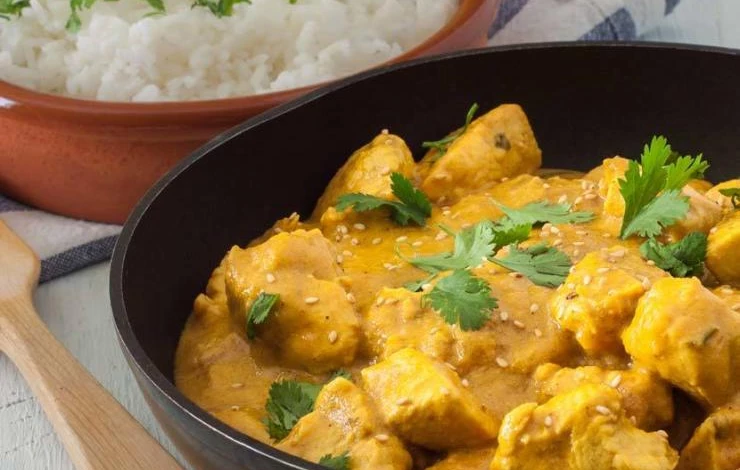 жареное куриное филе с яичными желтками