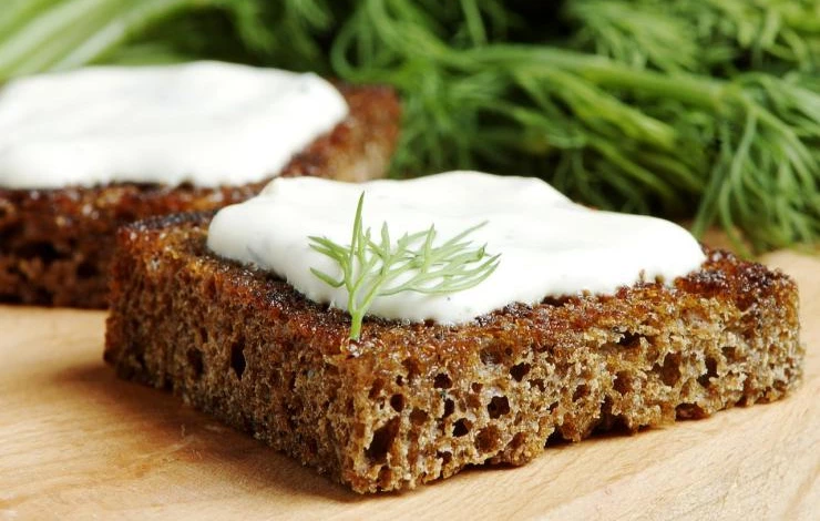 соус из сливок и черного хлеба простой рецепт