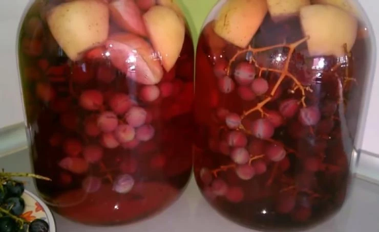 компот на зиму из винограда и яблок