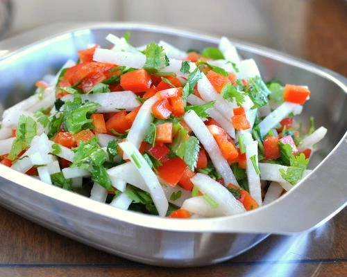 салат из дайкона с перцем и морковью