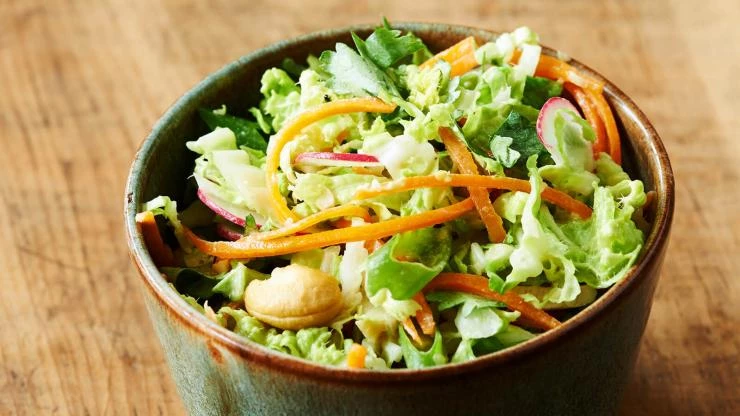 салат из капусты, яблок и моркови