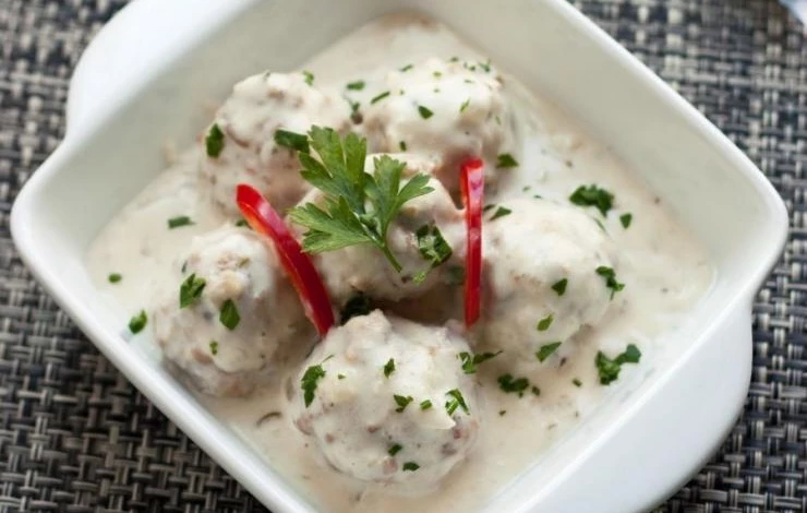 Тефтели в молочном соусе