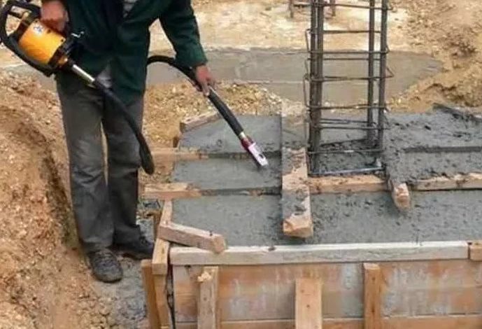 Как правильно залить ленточный фундамент