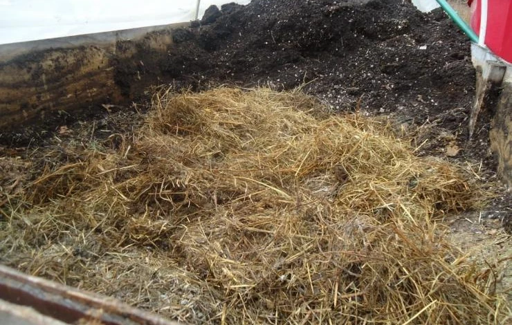 Слои теплой грядки