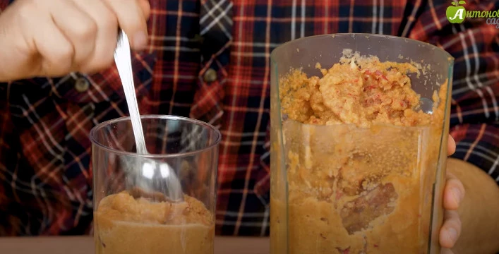 Соединение сока и жмыха для яблочного сидра