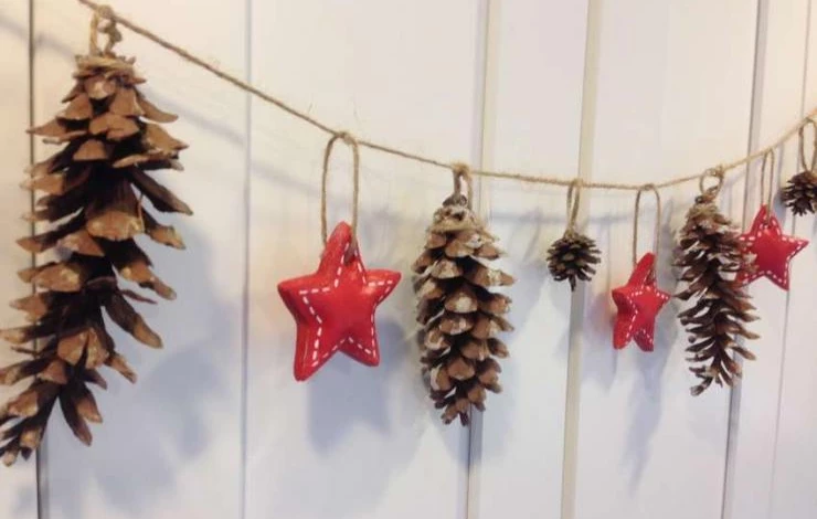 гирлянда из шишек