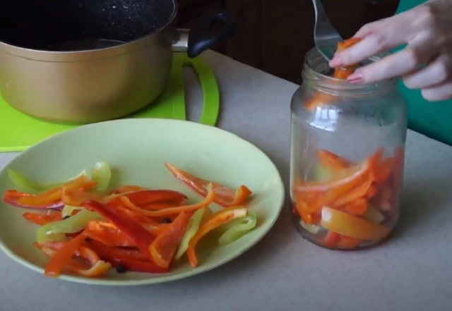 Заготовка маринованного перца