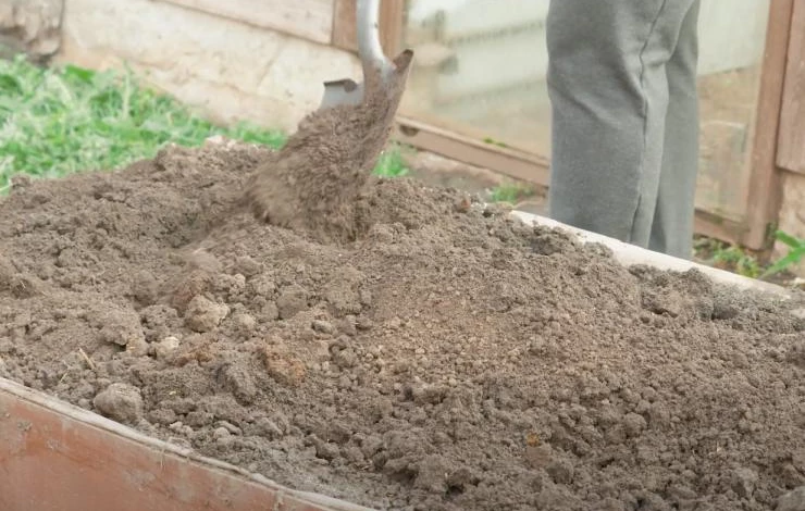 внесение перегноя под перекопку осенью