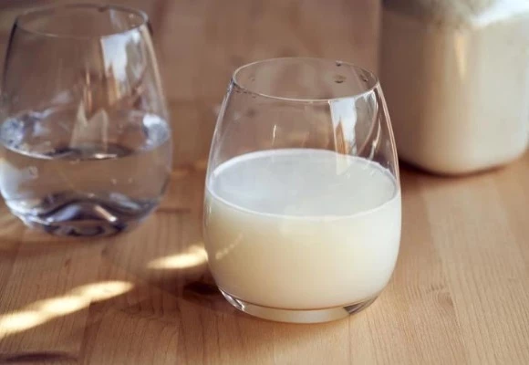 Молоко для опрыскивания растений