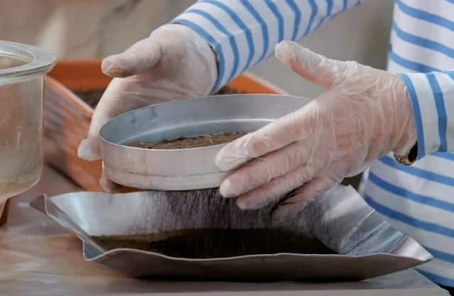 Просеивание рассадного грунта