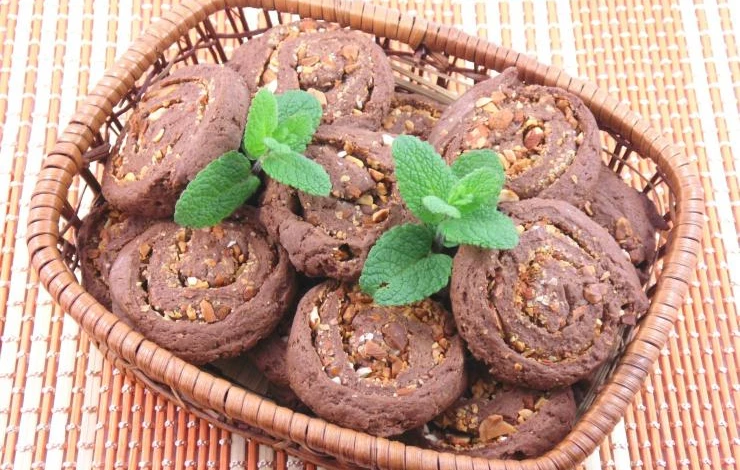 Печенье с какао и миндалем