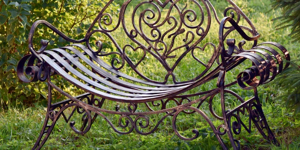 Кованая скамейка