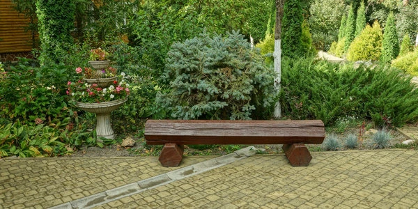 Скамейка из бревна