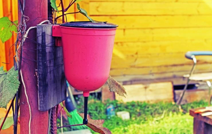 уличный умывальник для дачи из подручных материалов