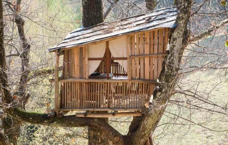 Домик с опорными балками