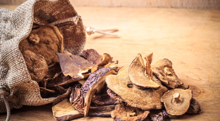 Где хранить сушеные грибы