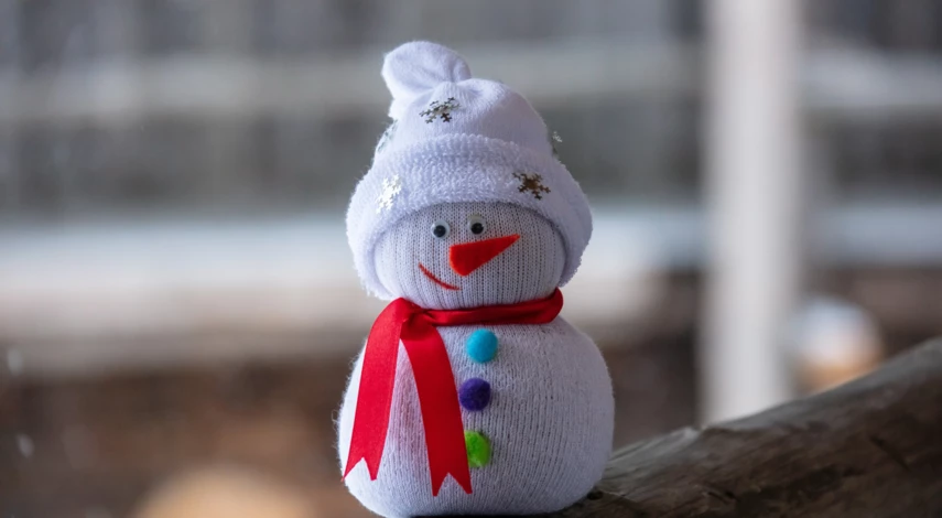 Изготовление игрушки снеговика