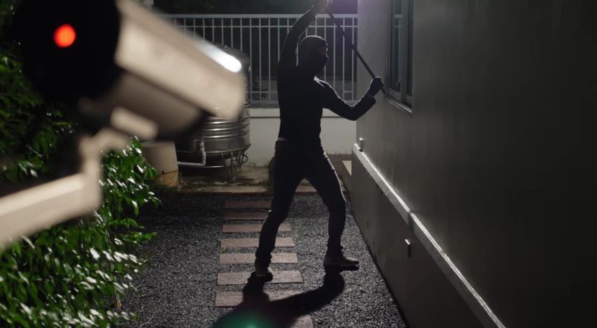 Как спасти дачу от воров