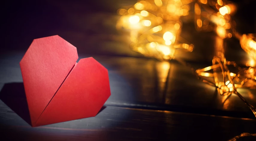 Сердце из бумаги на 14 февраля