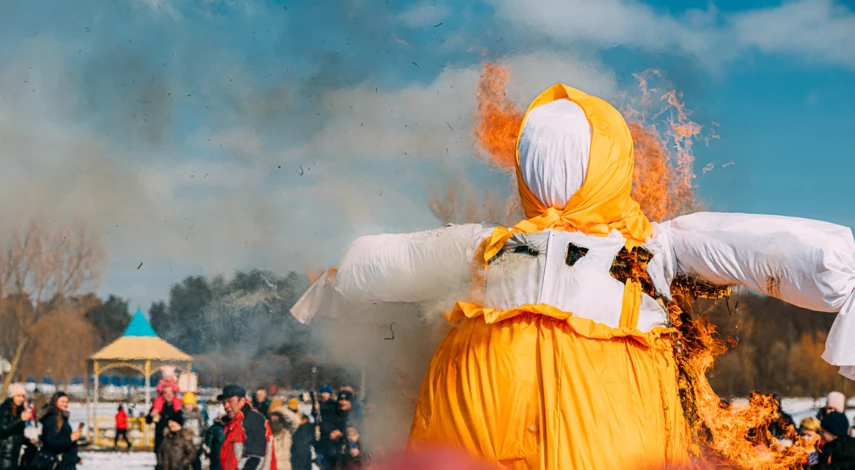 Сжигание чучела на Масленицу