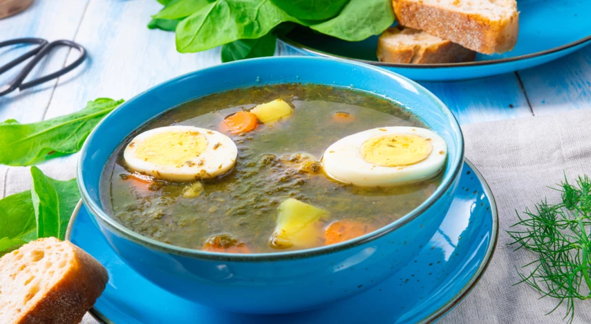 Борщ со щавелем и яйцом