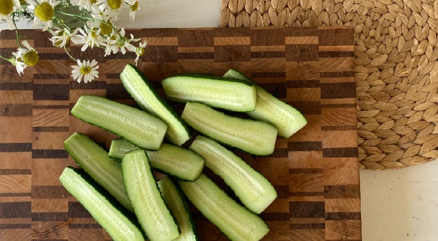 Как приготовить огурцы в пакете