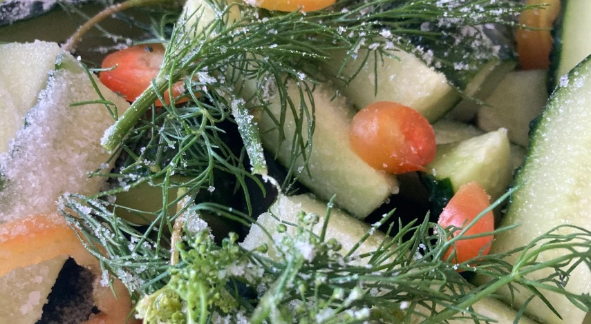 Огурцы в пакете