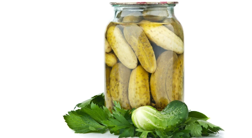 Вкусные малосольные огурцы в банке