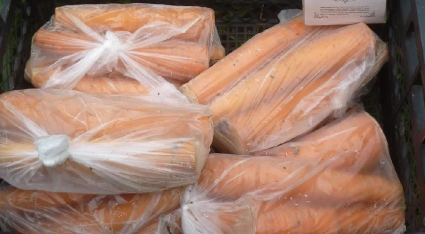 Как хранить морковь на зиму в пакетах