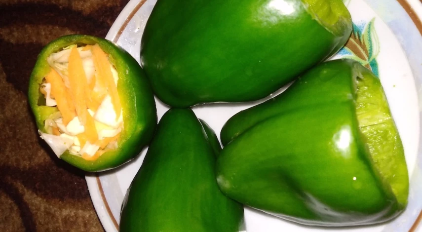 начиненные капустой перцы
