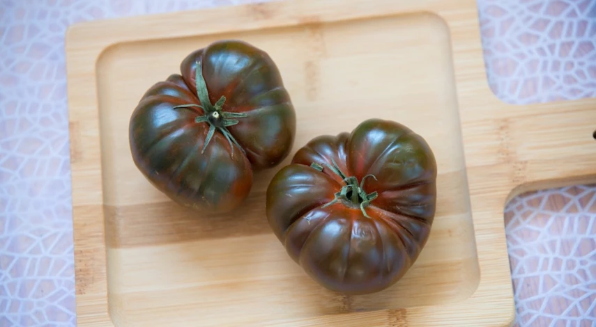 Томаты бычье сердце черное
