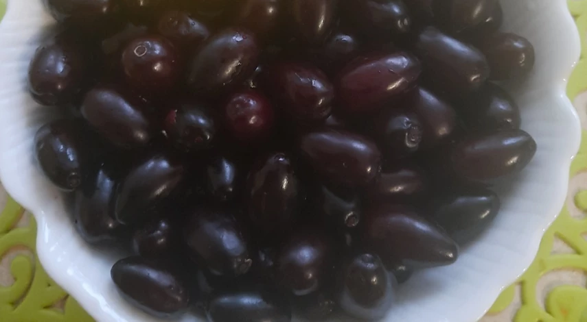 польза ягод кизила