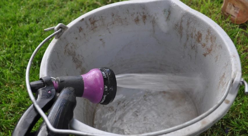 обрезка малины в августе по высоте