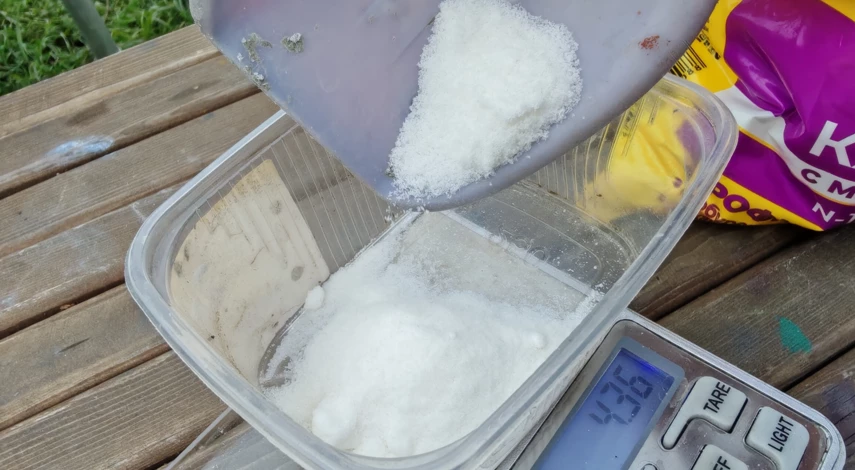 чем подкормить ремонтантную малину осенью