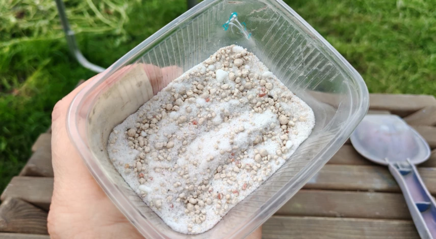 чем подкормить малину осенью для хорошего урожая