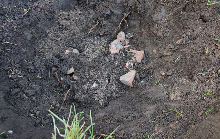 яма для посадки яблони осенью