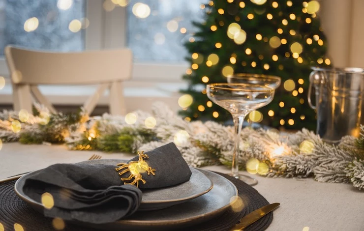 в каких цветах наряжать елку 2025