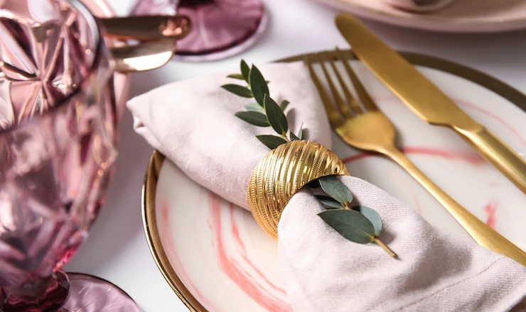 украшение елки 2025 тренды